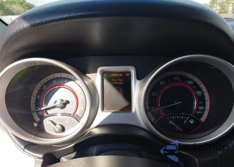 2015 Dodge Journey Sxt z USA, uszkodzony, nr VIN 3C4PDCBB5FT599881